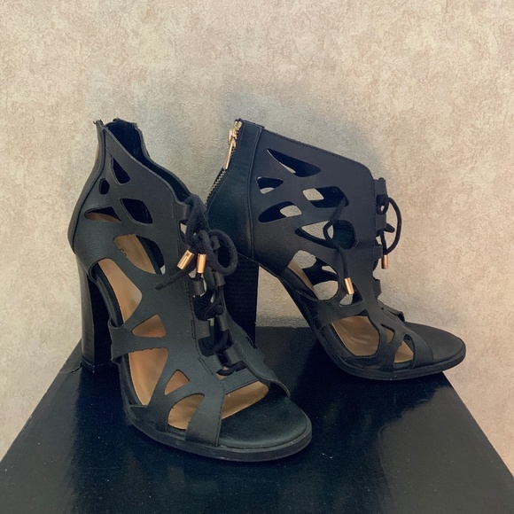 Call it Spring black heels US6.5 fits 7 - Picture 1 of 5